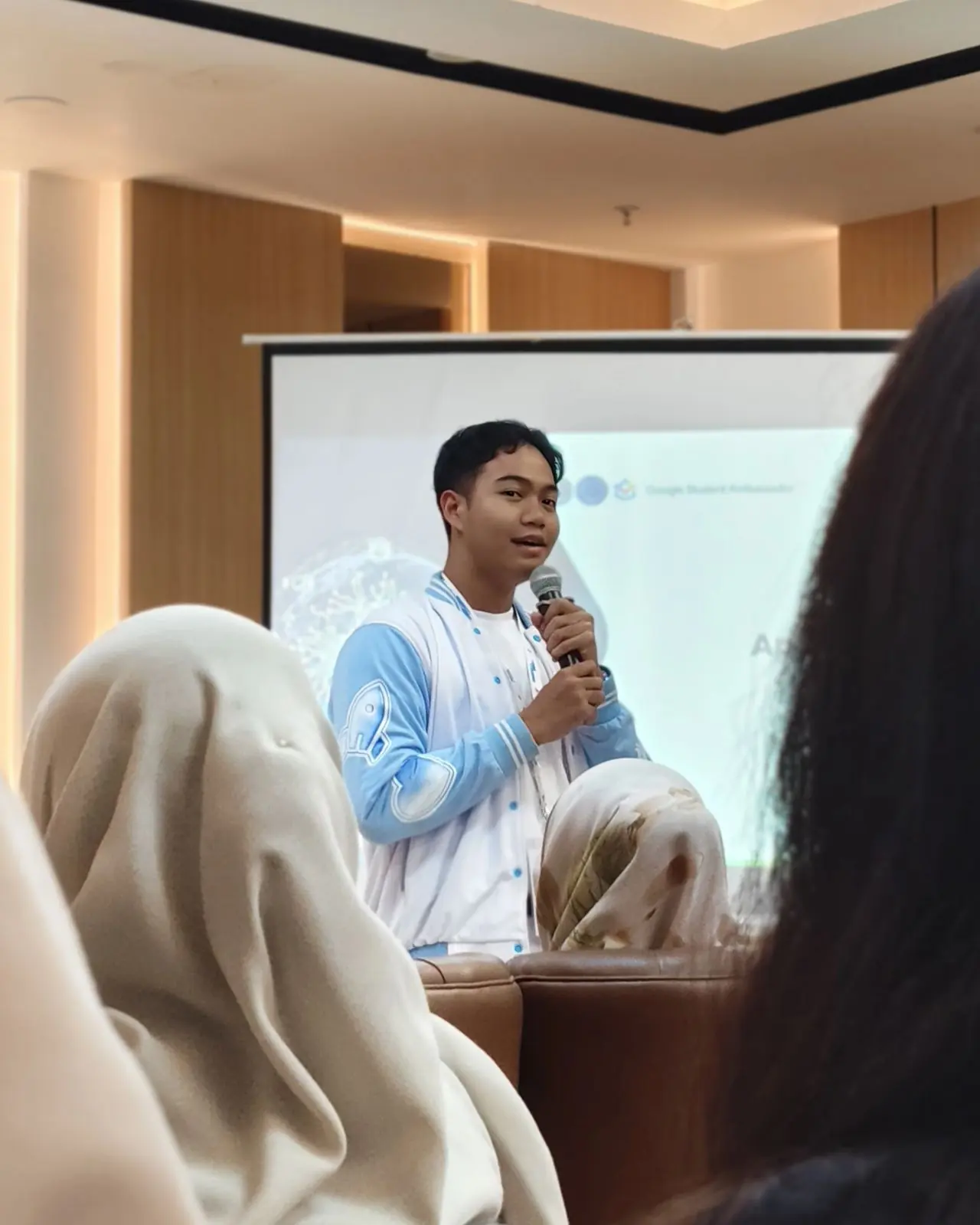 Unlocking the Potential of Gemini AI as a Student Study Companion